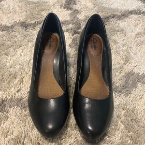 Clarks Artisan Black Leather Round Toe Heels
